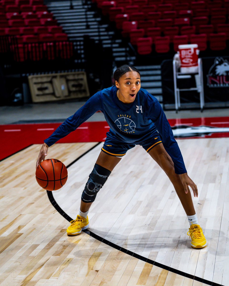 The shooter vs the shots 📸👏

#TeamToledo | #GoldStandard