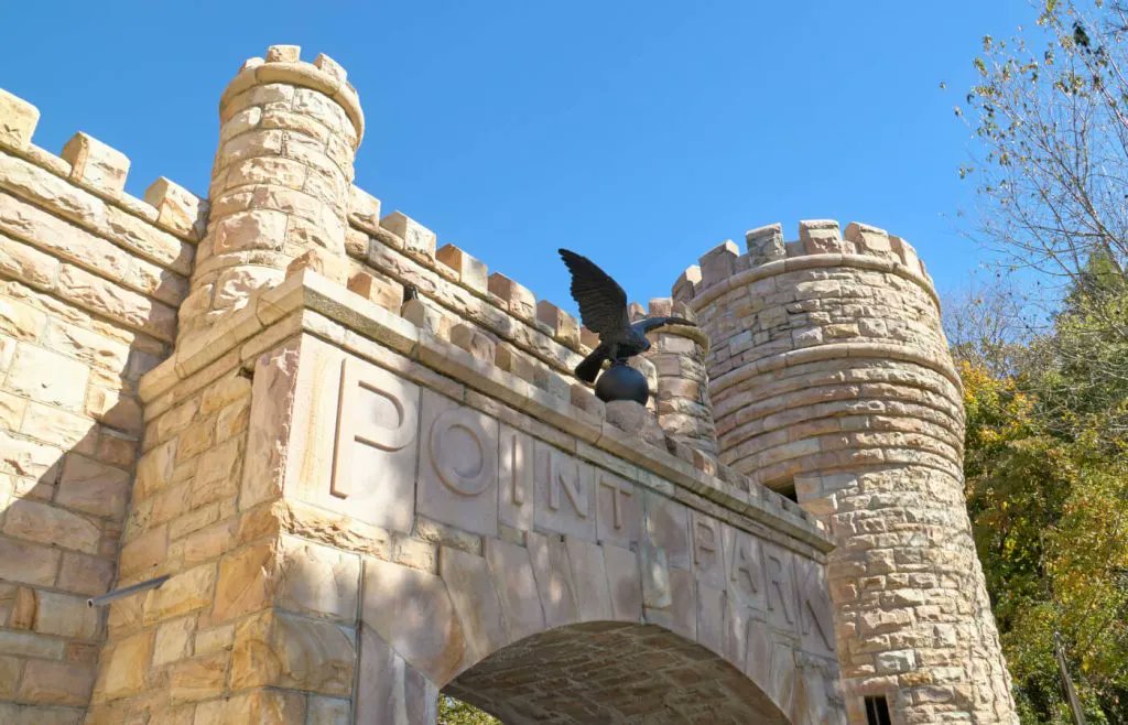 Chi comincia ad avere qualche annetto, ricorderà la pubblicità di Dan Peterson che beveva il tè a #Chattanooga in #Tennessee. La nostra curiosità ci ha portato a visitare questa cittadina al confine con la Georgia (e vendevano anche il Lipton ice thè 😂)

itinerariodiviaggio.com/cosa-vedere-a-…