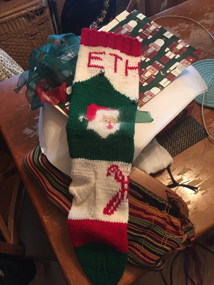 MaBuSug's tweet photo. @BrianLehrer #knitting https://t.co/H5WG2ylmWo