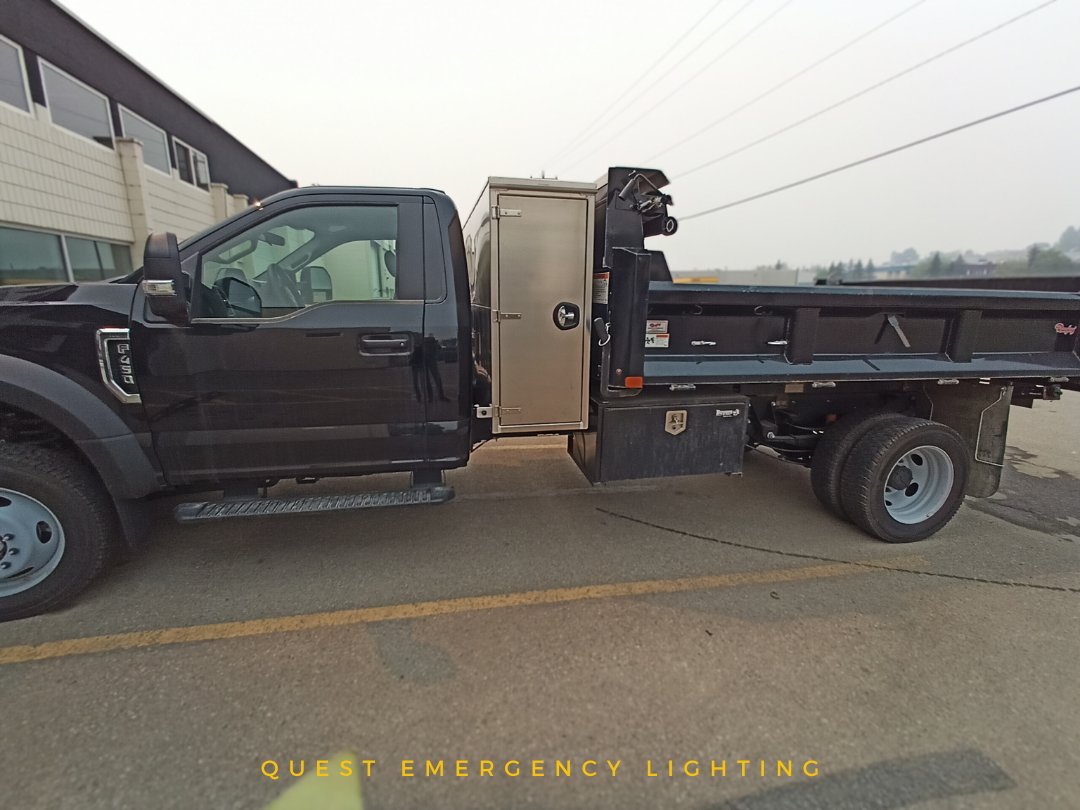 LightingQuest's tweet image. Efficient, powerful, and ready for the winter challenge—Dump Boxes! Turn snow removal into a breeze. Snow removers, treat yourself with the equipment to make your life easier. ❄️
#DumpBox #SnowRemoval #WinterWorkhorse #DumpTruck #WorkTruckNation #CalgaryBusiness