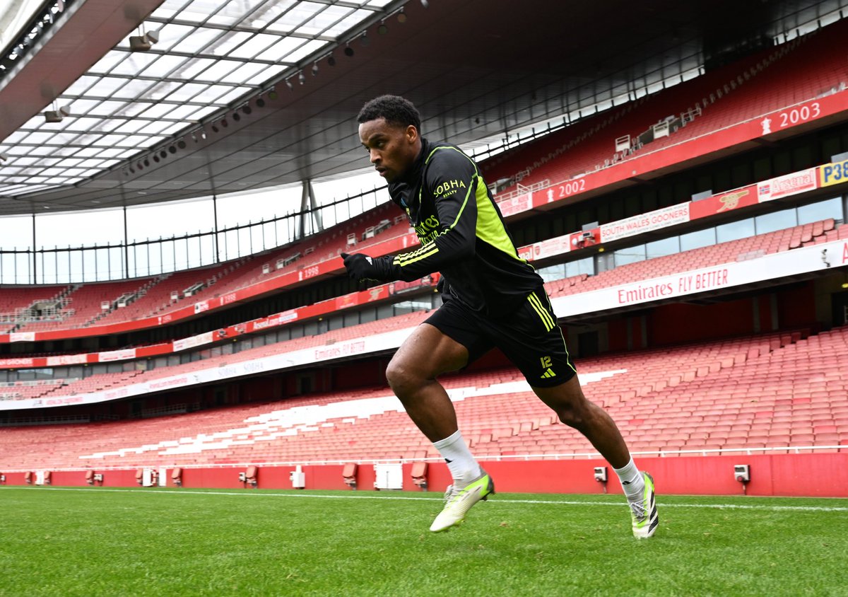 EduardoHagn's tweet photo. 🚨 JURRIËN IS BACK! 🇳🇱

📸 @Arsenal https://t.co/Kmu8PSo26Z