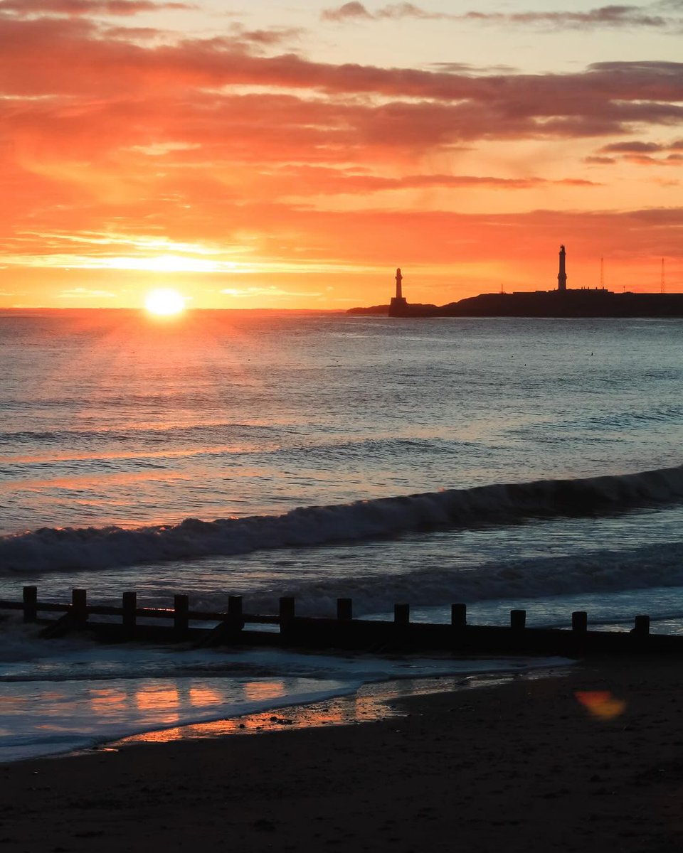 Worth the early rise for views like this at Aberdeen Beach 🧡🍊 Snapped by, instagram.com/danchristie_24 #VisitABDN #BeautifulABDN #VisitScotland #Aberdeen #Scotland #ScotlandIsCalling