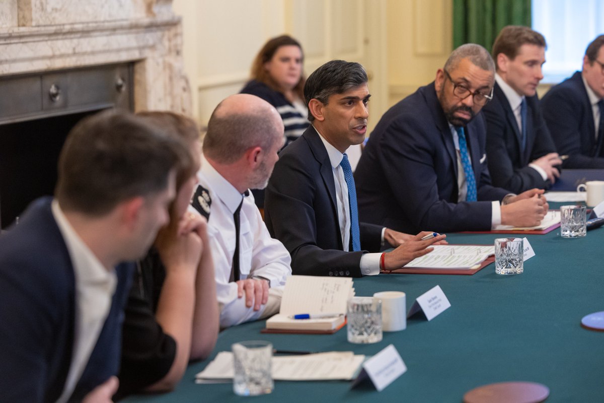 We will ensure violence and intimidation have no place in our democratic process. Today Prime Minister @RishiSunak and Home Secretary @JamesCleverly met police chiefs to discuss how to better protect the people, processes and institutions in our democracy.