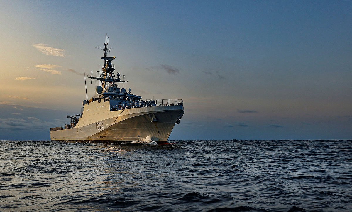 Hier soir, nous avons tenu une Réception à bord du @HMSTrent - déployé en mission dans la région. Merci à son Commandant Rydiard pour tout ce soutien pour célébrer notre amitié avec la France à la Martinique. À bientôt! 🇬🇧 🇫🇷 @RoyalNavy #TeamTrent #FwdDeployed #Martinique