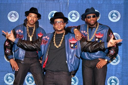 @OfficialRunDMC Such shocking and sad news for you both and for the grieving family 
Getting some sort of trial disclosure will answer who took away a talented gifted precious life from this earth and from the loving 80s fans of #JMJ4EVER my prayers are with you all amen