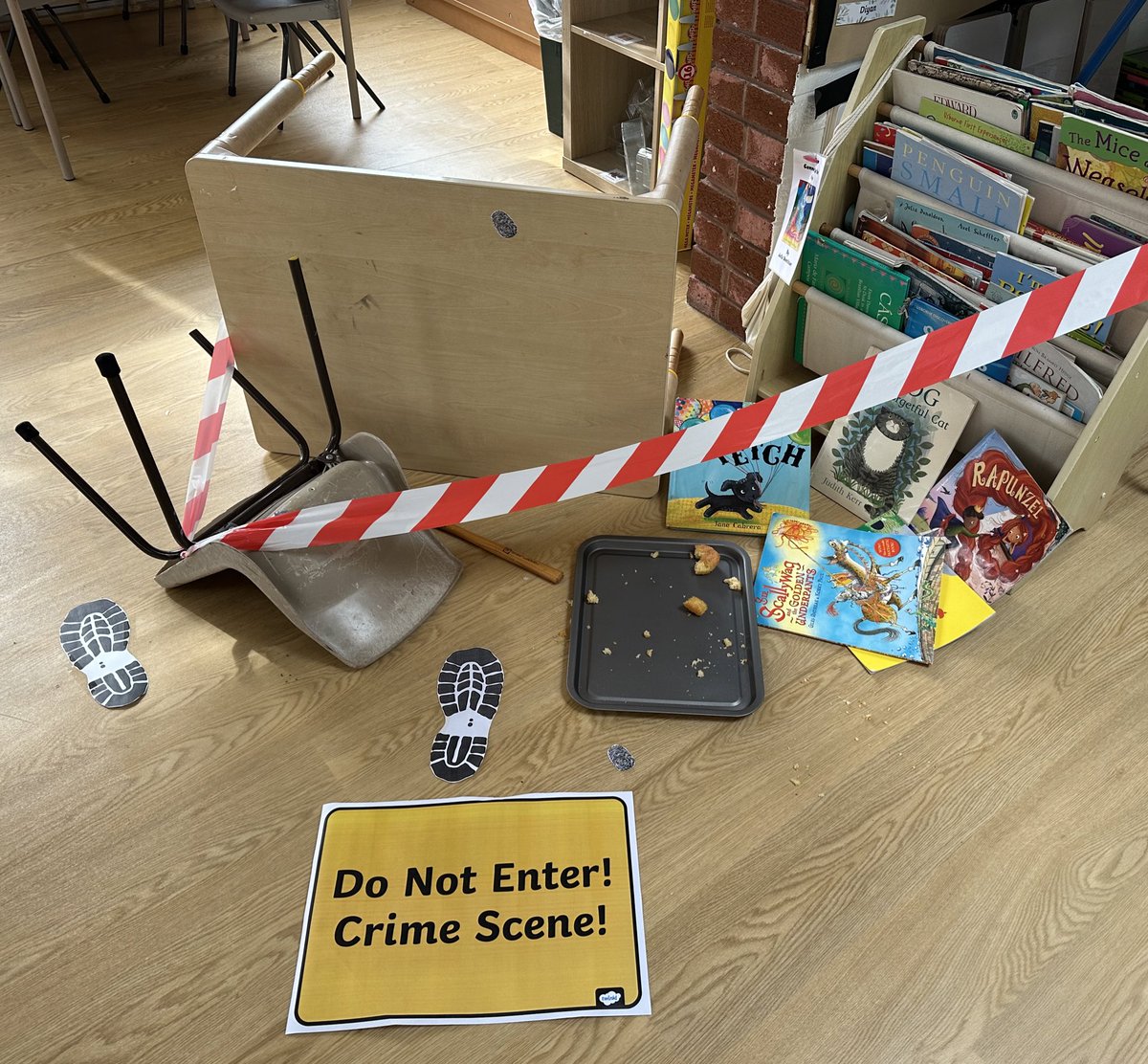 There’s been a crime scene in Reception and all our lovely cupcakes we’ve made have gone!! Today we became detectives and looked for clues! The children were so engaged! #edutwitter