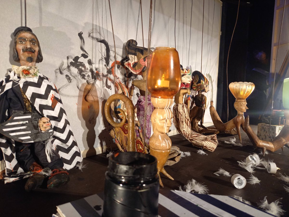 JUMPOVER813's tweet image. 太客からのお知らせでした！(笑)

劇団JUMPOVERはチェコの『REUNION』を観劇！
言語なし、最後は舞台裏の見学も。
感想は後日インスタで^^
sipf.jp/index.html
#jumpover813
#jwave 
#sipf