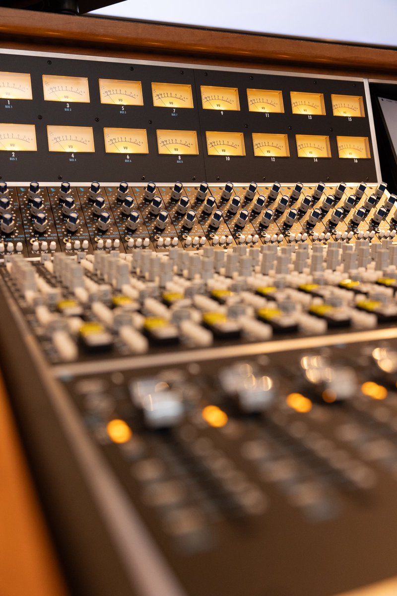ThisIsAPIaudio's tweet photo. Custom 24 Channel 2448 with Producer's Desk at the recently opened Four Arrows Studio in Douglas, Georgia. #apiaudio #api2448 #apiconsoles #recordingstudio #recording #studiogear #recording #recordingengineer https://t.co/KXVcmepFU7