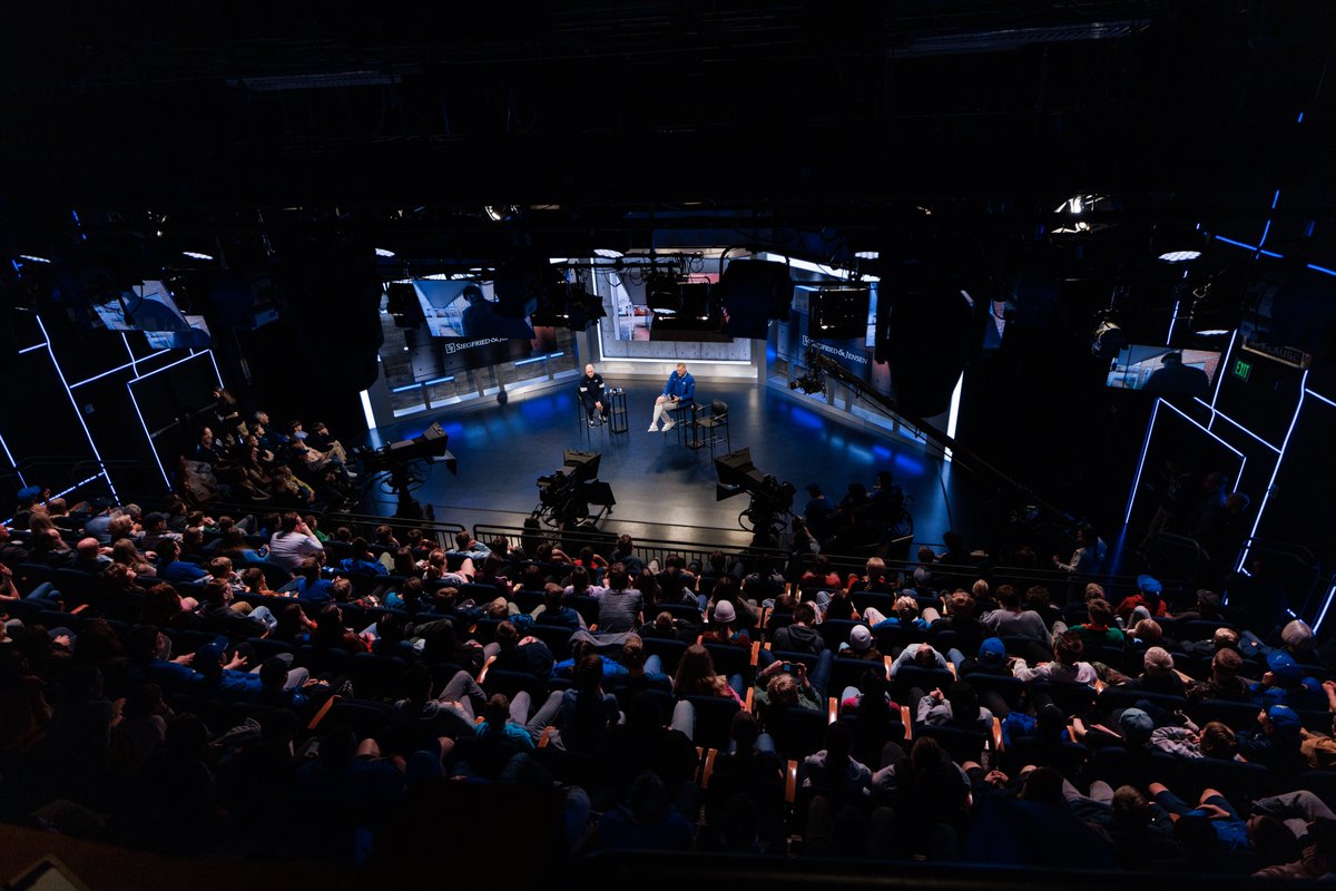 gregwrubell's tweet photo. Our second-to-last #PopeShow of the season is tomorrow night inside Studio C at @byutv (6:30 pm MST). Get your free seats here: https://t.co/qp3AQoX5hh
If you can't be in our audience, watch live or on-demand via the BYUtv app or Big 12 Now on ESPN+. https://t.co/0YOtPWVWLU