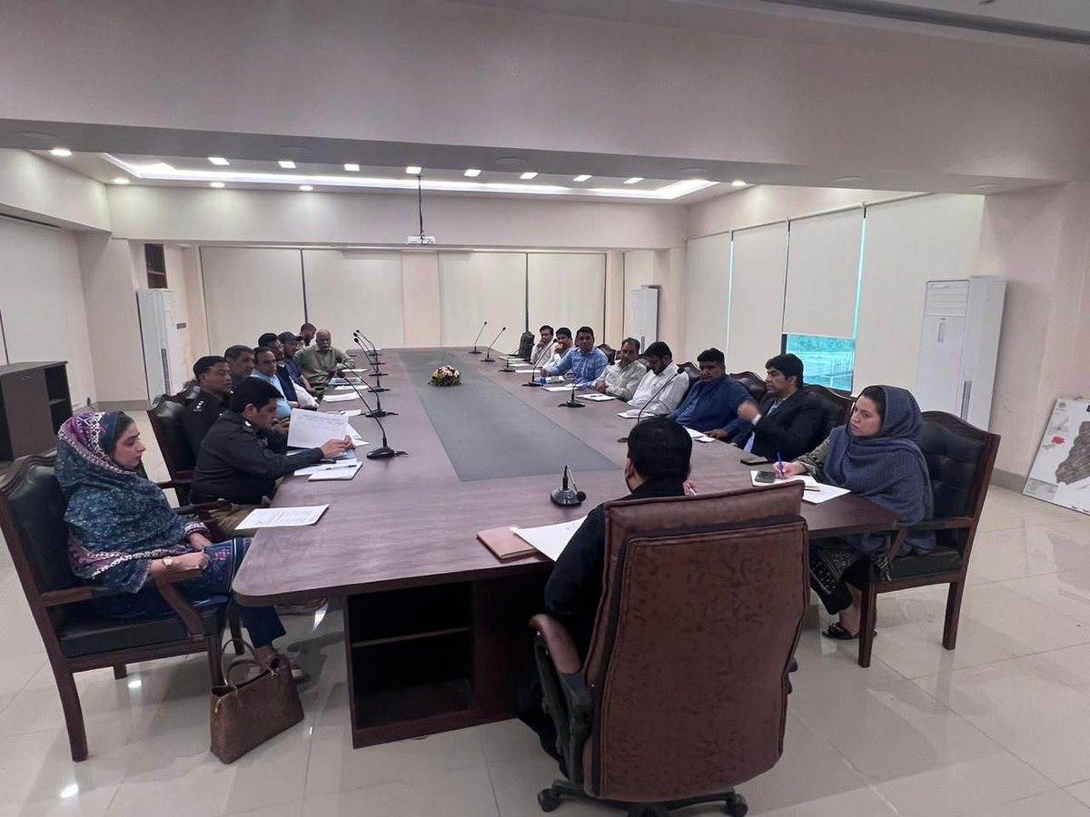 DCKarachiEast9's tweet photo. ADC 1 District East Conducted an important meeting to get ready for the upcoming rainy season. Concerned  departments were invited to devise a preparedness strategy for upcoming heavy rainfall.
#DCEast #ADCI #AssistantCommissioner #Rainfall #strategies https://t.co/S0pVgffdCj