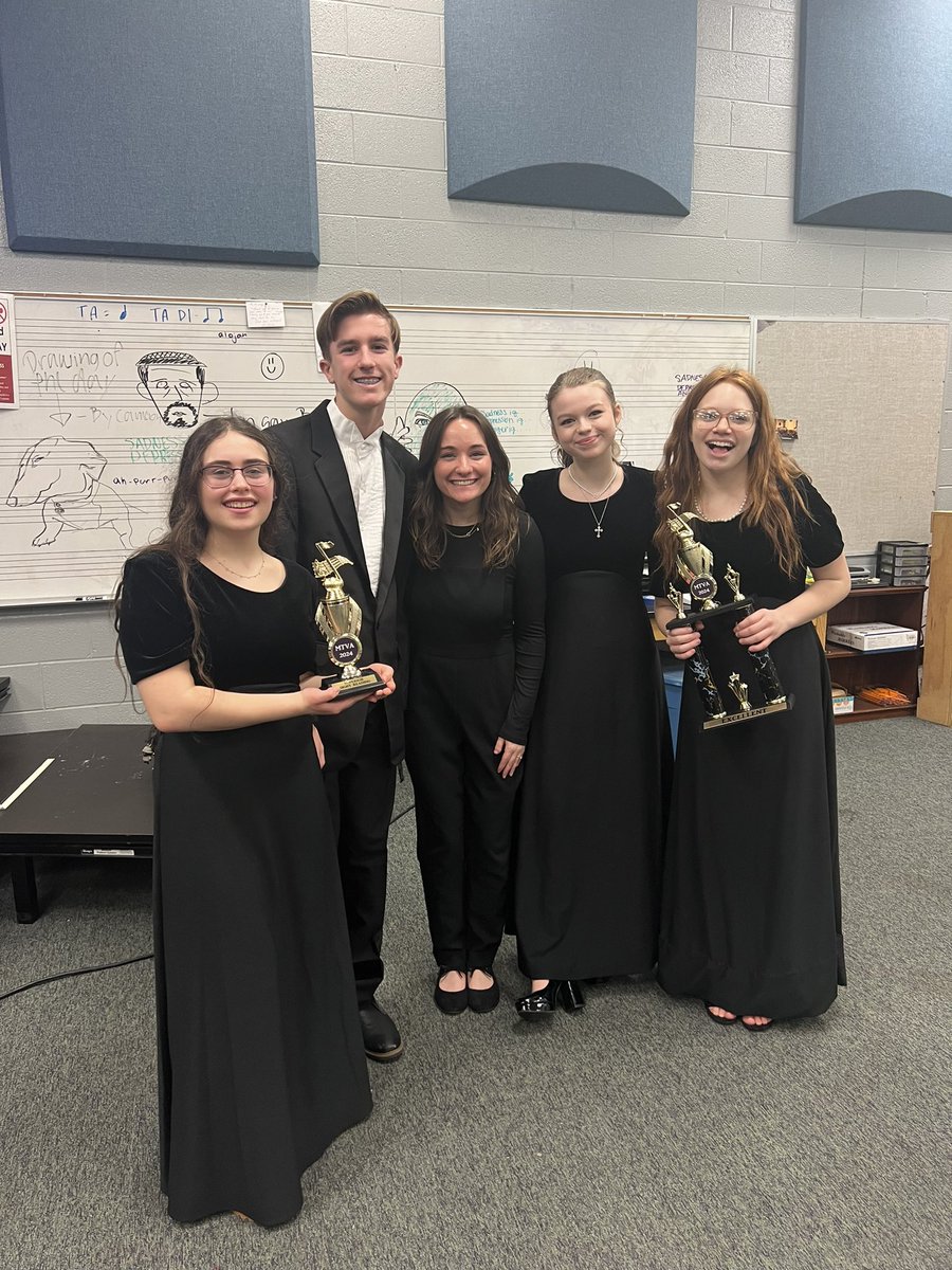 So proud of the OHS choirs for their performances. Excellence across the board! 
Special shout out to the Bella Voce Choir for their superior in sight reading! 
I am so proud and blessed to be these (and more) student's choir teacher! ❤️💙