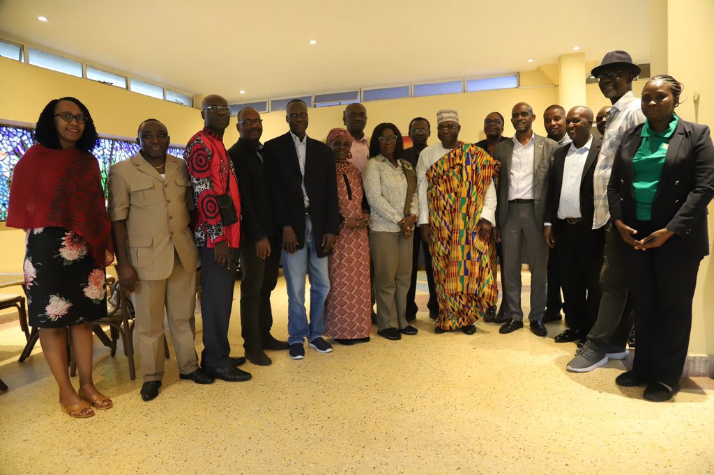 The Director General of <a href="/icipe/">icipe</a>, fmr. Board Member of #FARA and Director at <a href="/CORAFNews/">CORAF</a> Dr.<a href="/AbdouTenkouano/">Abdou Tenkouano</a>, was awarded a certificate by a delegation of AARIEI Directors &amp; Representatives expressing gratitude for his service and unwavering dedication to FARA and Africa agriculture.