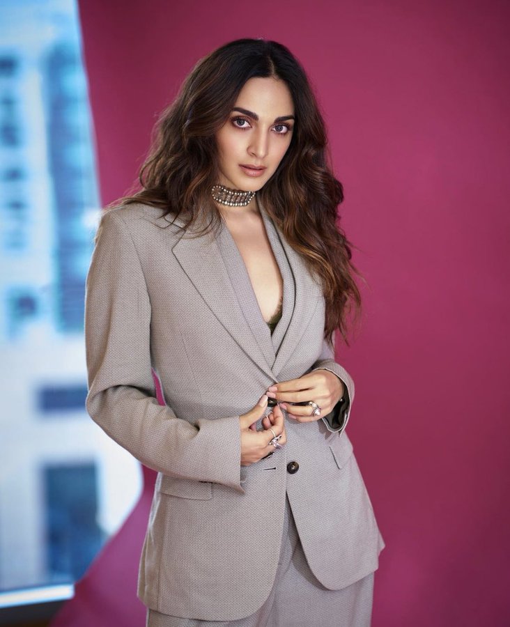 GHcLoGfXgAAfV4j?format=jpg&name=900x900