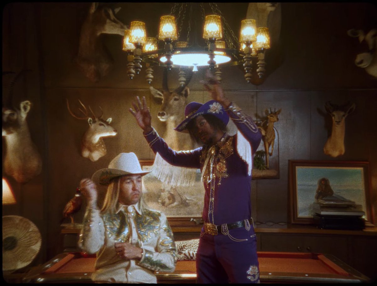 ih8petewentz's tweet photo. me and my cousin dancing for my mom so we can have a sleepover https://t.co/grwQMMmb9x