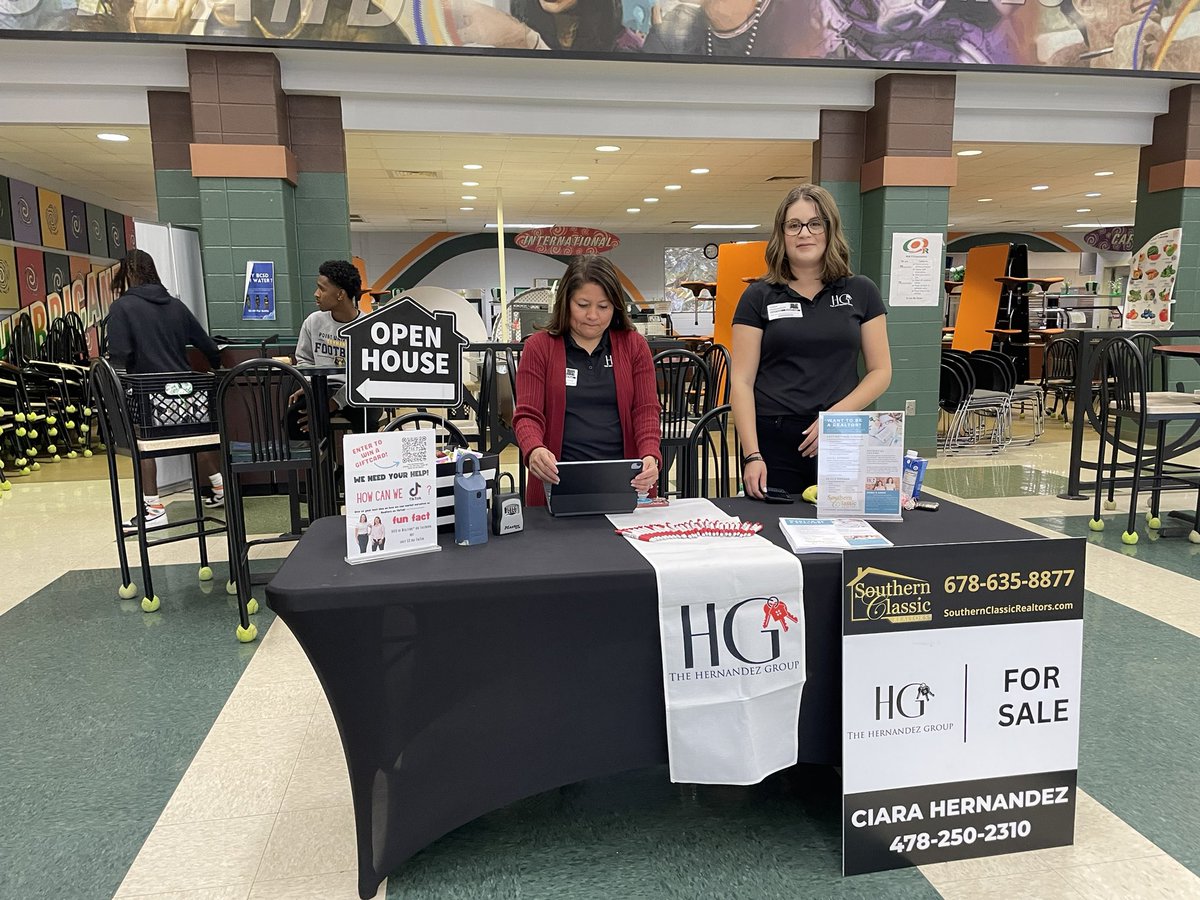 Hurricanes will be career ready. Thanks to our community partners for the collaboration and speaking with our students today during our Career Exploration. #Built4Bibb #Canes4ME #HurricaneSeason  <a href="/RHSCanes/">Rutland High School</a> <a href="/BibbSchools/">Bibb County Schools</a> <a href="/WendyPooler/">Wendy Pooler</a> <a href="/VidalityGreat06/">Dominique Vidal Nichols</a> <a href="/StewartTesheika/">Tesheika Stewart</a>