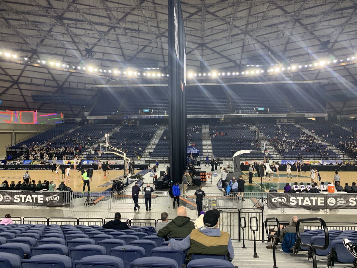 NicBeckman's tweet image. ⁦@wiaawa⁩ #StateTournament ⁦@TacomaDome⁩ starts today one of the best days in high school hoops of the year! One of these days they may even let me back on the #PAmic! 💕🎙🏀💕 Man I love this game!
