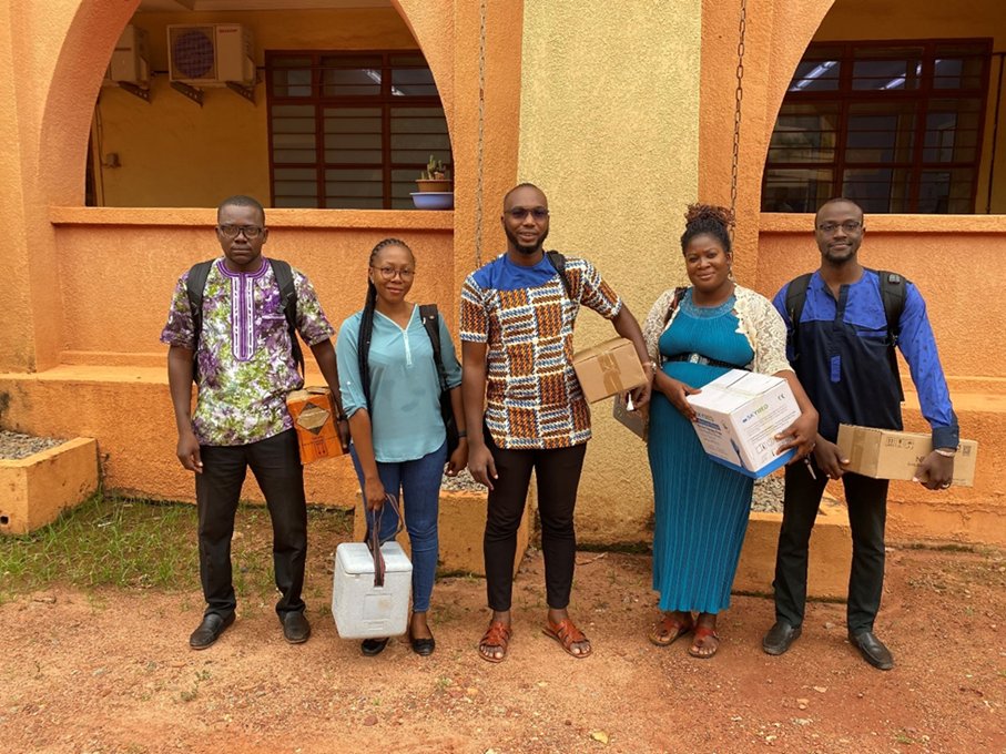 ANRS Maladies infectieuses émergentes (@agenceanrs) on Twitter photo #AFROSCREEN
#Interview 🎙️ Pendant quatre mois, Bakary Cissé a rejoint l’équipe de recherche du projet #AFROSCREEN au <a href="/CentreMURAZ/">Centre MURAZ</a> en tant que stagiaire pour la #surveillance des infections respiratoires.
<a href="/agenceANRS/">ANRS Maladies infectieuses émergentes</a> <a href="/institutpasteur/">Institut Pasteur, since 1887</a> <a href="/ird_fr/">IRD.fr</a> <a href="/AFD_France/">Agence Française de #Développement (AFD) 🇫🇷 🇪🇺</a>
afroscreen.org/stage-au-centr… #AFROSCREEN
#Interview 🎙️ Pendant quatre mois, Bakary Cissé a rejoint l’équipe de recherche du projet #AFROSCREEN au <a href="/CentreMURAZ/">Centre MURAZ</a> en tant que stagiaire pour la #surveillance des infections respiratoires.
<a href="/agenceANRS/">ANRS Maladies infectieuses émergentes</a> <a href="/institutpasteur/">Institut Pasteur, since 1887</a> <a href="/ird_fr/">IRD.fr</a> <a href="/AFD_France/">Agence Française de #Développement (AFD) 🇫🇷 🇪🇺</a>
afroscreen.org/stage-au-centr…
