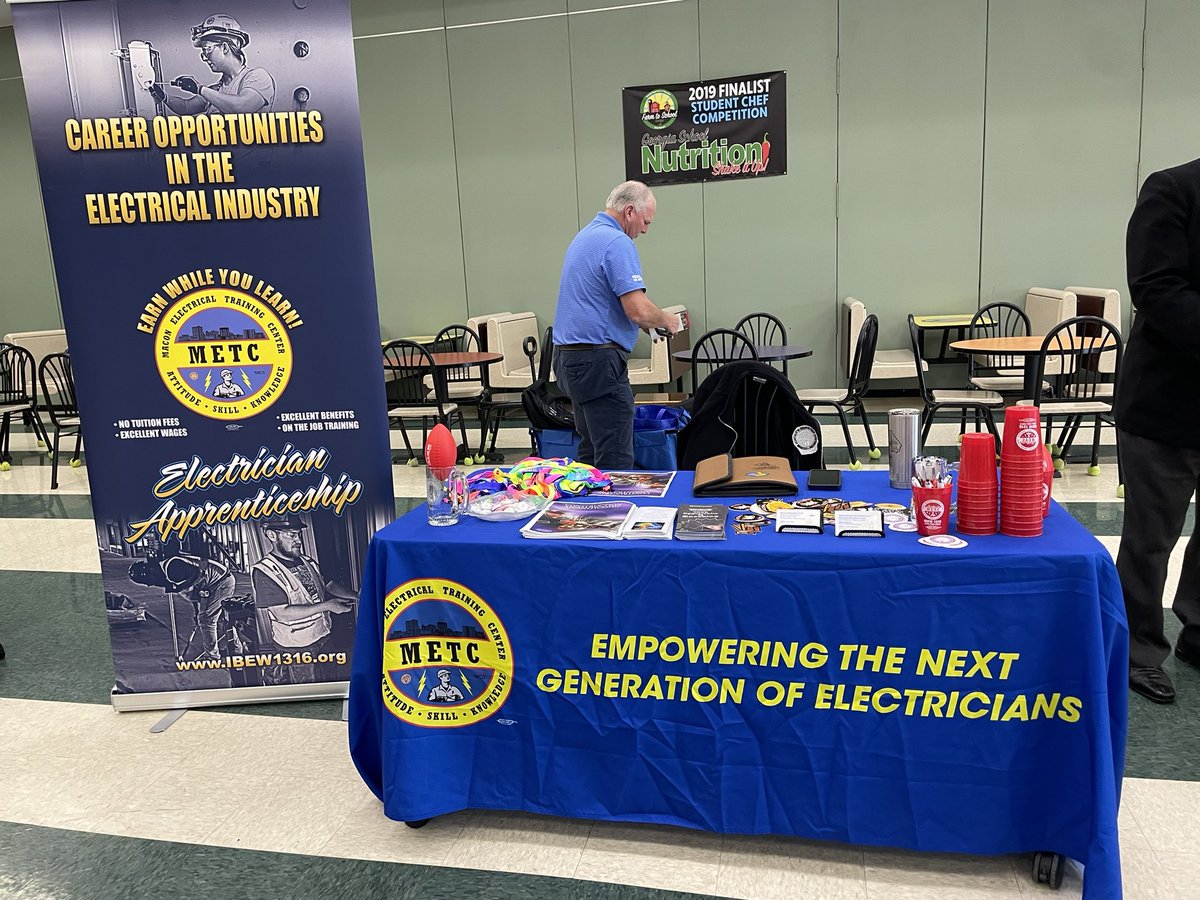 Hurricanes will be career ready. Thanks to our community partners for the collaboration and speaking with our students today during our Career Exploration. #Built4Bibb #Canes4ME #HurricaneSeason  <a href="/RHSCanes/">Rutland High School</a> <a href="/BibbSchools/">Bibb County Schools</a> <a href="/WendyPooler/">Wendy Pooler</a> <a href="/VidalityGreat06/">Dominique Vidal Nichols</a> <a href="/StewartTesheika/">Tesheika Stewart</a>