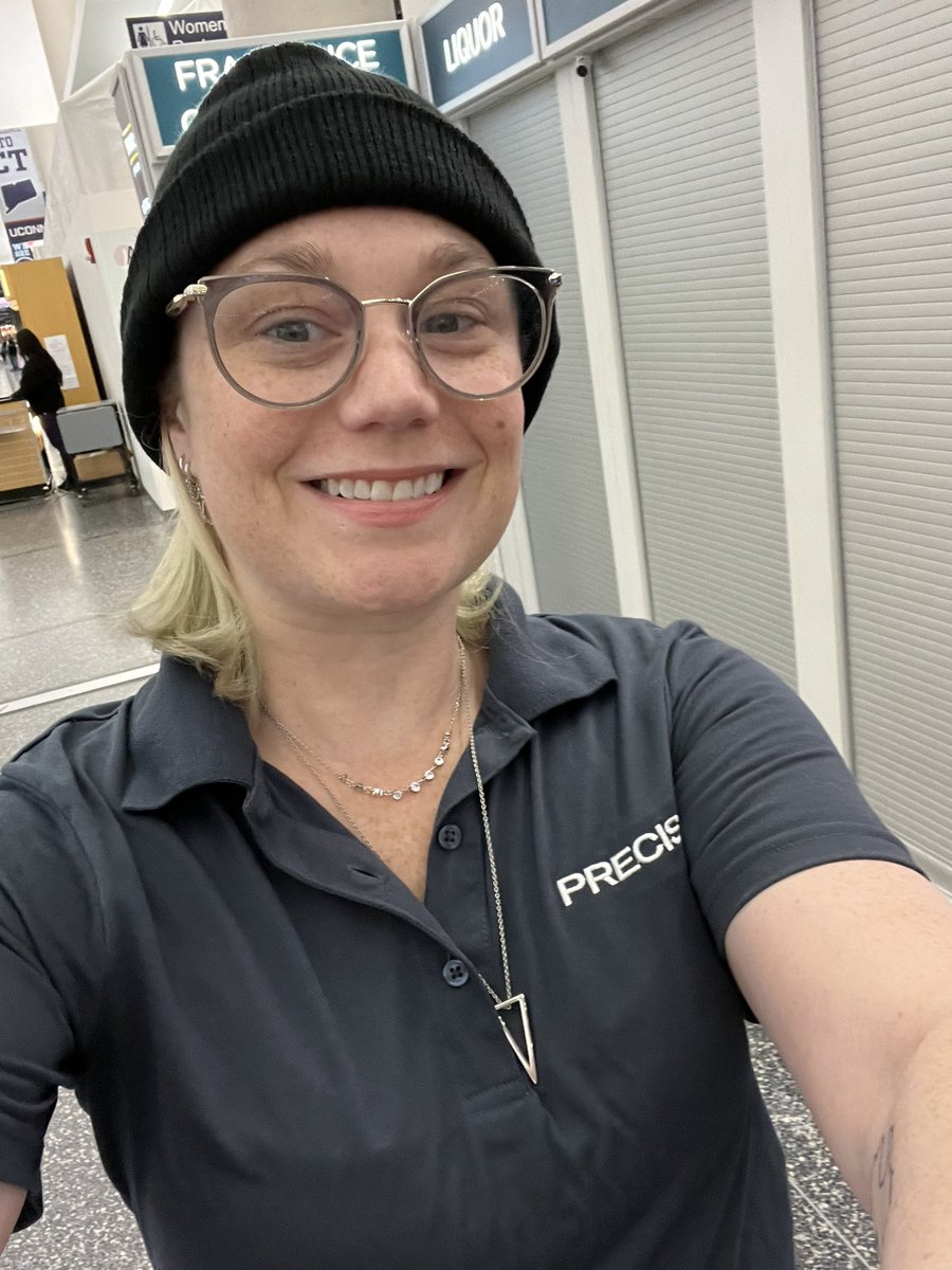 PrecisionShonna's tweet image. Traveling on brand with @precisionxray today to one of my favorite customers!  @MayoClinic #preclinicalresearch #imageguidedradiotherapy