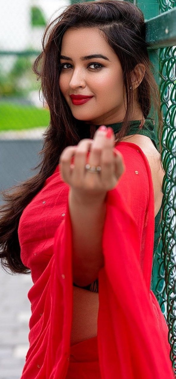 GHcQQxWaQAAGiwX?format=jpg&name=large