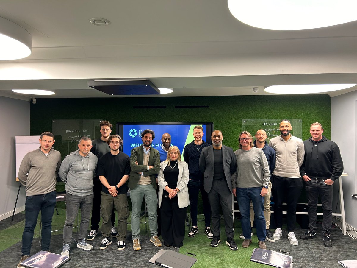 We recently hosted the second group on our Sport Directorship Diploma. A fantastic session delivered by Chris Ramsey, Les Ferdinand and Monique Choudhuri who spoke about Leadership in the game 🤝 businessschool.thepfa.com/global-footbal…