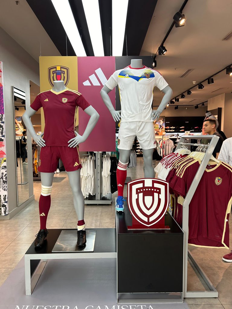 tusambilccs's tweet image. Encuéntrala hoy mismo en #Adidas Nivel Libertador en el Centro SAMBIL Caracas