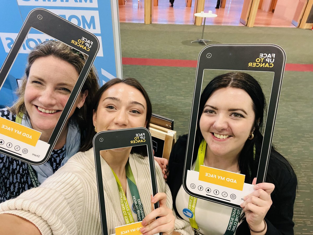 Niamhmcauley4's tweet photo. #FaceUpToCancer with our amazing Funders @BreakthroCancer 💙 #IACR #EACR #multiplemyeloma @RoisinMcAvera https://t.co/Izr4Mq0xaC