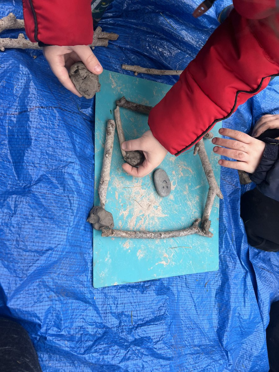 Walls, dirty hands, worms and team work! What a great day from @alfrescolearn 👌🏻👌🏻#ks1 #ks1teacher #outdoors #outside