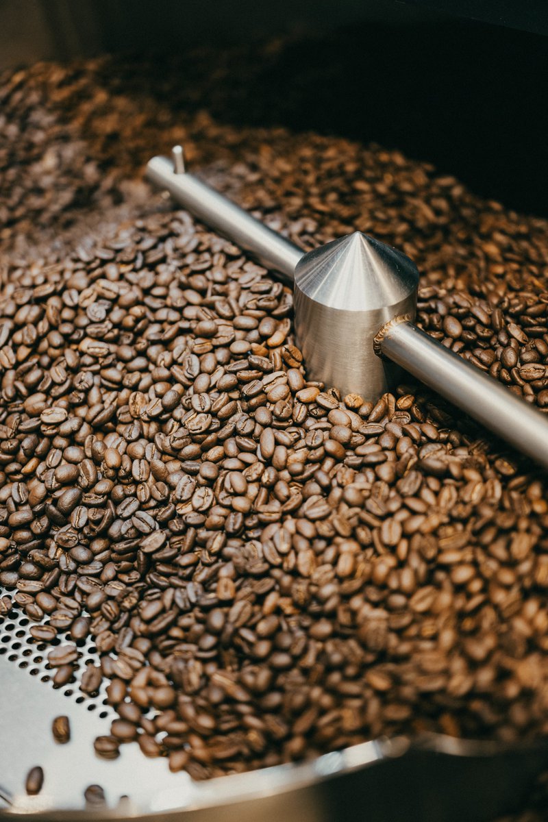 CouncilOakSupCo's tweet photo. We keep a close eye on each batch we roast.
Each profile must be consistent

- Color
- Airflow
- Rate of Rise
- Temperature
- Time in the Roaster

When you buy a bag of Prospect Hill or any other coffee. It's going to be consistent.

The same roast from the same source.
#Coffee https://t.co/r2ZH2T80Hq