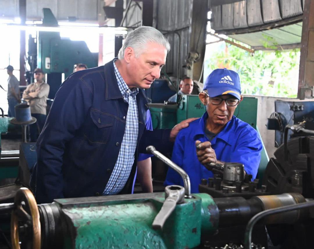 Estamos nuevamente de recorrido por el país. Fuimos a Puerto Padre, Santa Cruz del Sur y Jatibonico. Dialogamos con colectivos que se están esforzando por lograr mejores resultados. Mucho empuje y deseos de hacer hemos visto. La semana próxima volvemos a otros municipios. #Cuba