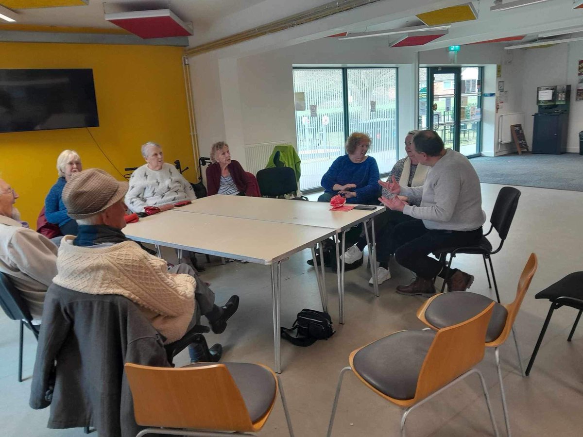StephenCavinder's tweet image. 🔶 Good to join the residents of the #Meriden at their coffee morning today. Lots of questions, good ideas and a few laughs along the way. Warm and welcoming. #LibDemAction #KeepingInTouch #AllYearRound @WatfordLibDems 🔶