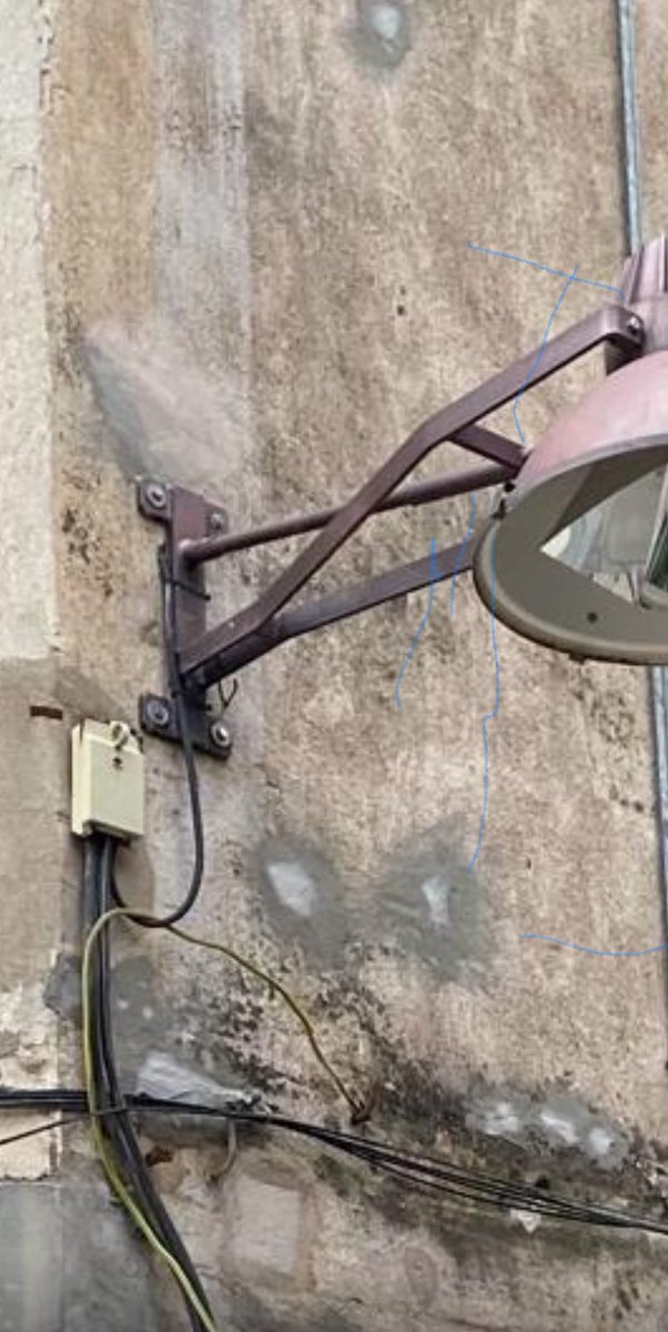 Lluís Guinó Subirós (@lluisguino) on Twitter photo Abans i després carrer Abat Safont.
<a href="/Telefonica/">Telefónica</a> no treu els cables han deixat de ser útils x fibra òptica. Qui hauria de retirar-los és la companyia de serveis i no <a href="/Aj_Besalu/">Ajuntament de Besalú</a>
Com que no ho faran ho anirem fent gradualment.
#serveismunicipals #ajuntaments Abans i després carrer Abat Safont.
<a href="/Telefonica/">Telefónica</a> no treu els cables han deixat de ser útils x fibra òptica. Qui hauria de retirar-los és la companyia de serveis i no <a href="/Aj_Besalu/">Ajuntament de Besalú</a>
Com que no ho faran ho anirem fent gradualment.
#serveismunicipals #ajuntaments