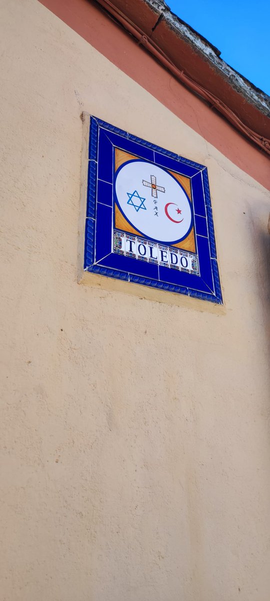 colegiotagore's tweet photo. L@s alumn@s de 5° de Educación Primaria han viajado hasta Toledo, para conocer las 3 culturas que se encuentran en las calles de la ciudad. #Tagoresemueve #STEMTagore https://t.co/ffAjHIVb2l