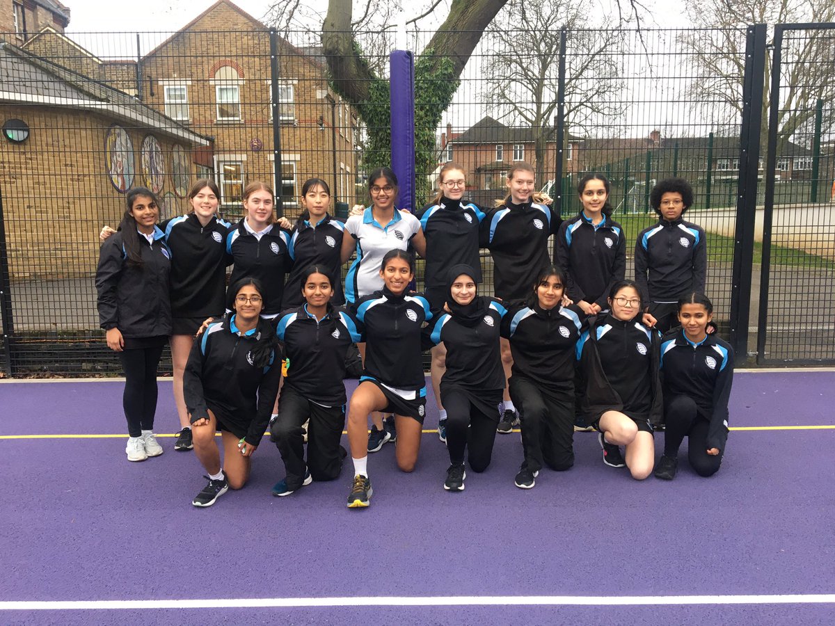 Two good performances against Putney High B and C team to end the season for the U15A&amp;B netball teams this afternoon. 

A’s lost 12-3. ⭐️ Sharfin. 
B’s won 14-13. ⭐️ Harshini