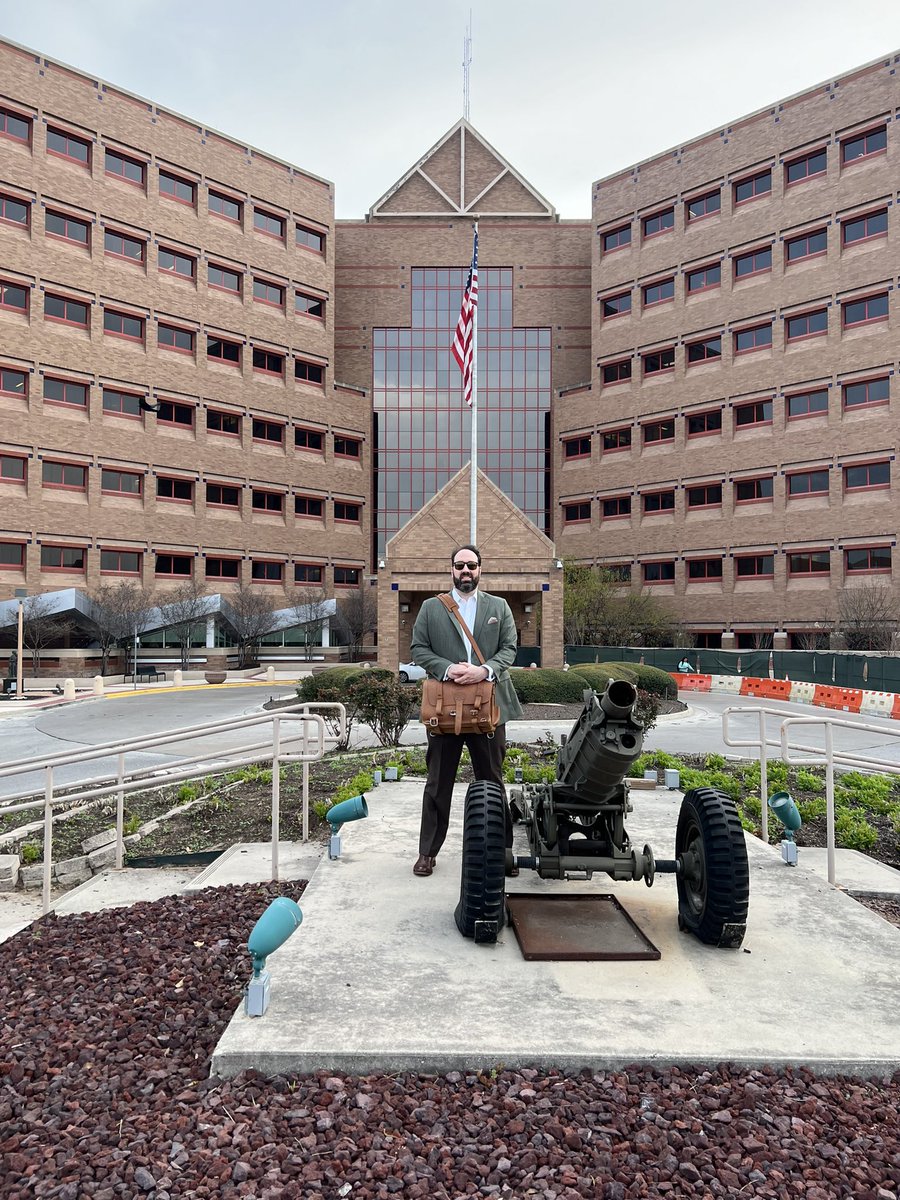 Honored to be able to spend time with <a href="/USArmy/">U.S. Army</a> colleagues at @BrookeArmyMed today

Lessons from 🫁 Trxp - Perioperative Management of PH in Non-Cardiac Surgery 

⁃MDT communication and coordination is key 

⁃Pay attention to subjective and objective 🫀🫁 workup to stratify risks