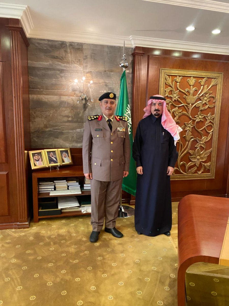 الحمدلله رب العالمين والصلاة على أشرف الأنبياء والمرسلين
أما بعد:
يسرنا نزف أجمل التهاني والتبريكات بمناسبة صدور قرار ترقية
ابن العم/ سعود بن عبدالعزيز بن ناصر السند ، إلى رتبة عميد
نسأل الله له كل التوفيق والسداد والرقي منها إلى الأعلى إن شاء الله
 سائلين الله أن يكون له عوناً