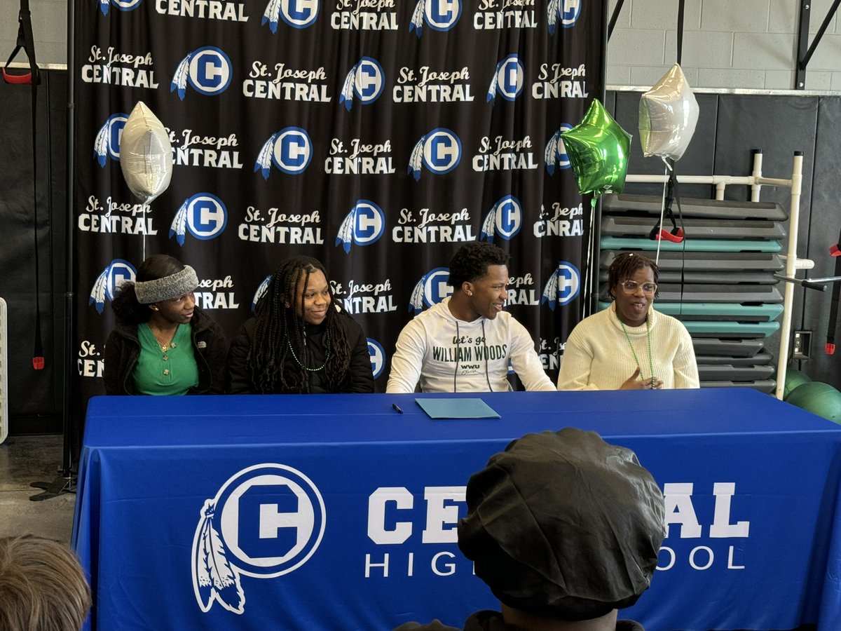 CSi Alert: Congratulations To Clarence Jackson on signing his NLI to continue his football career at William Woods!  <a href="/CHS_Indians/">St. Joe Central HS</a> <a href="/KQ2SPORTS/">KQ2Sports</a> <a href="/SJNPSports/">News-Press NOW Sports</a> @TommyKFEQ <a href="/cliffnotes_pod/">Cliff Notes Podcast</a>