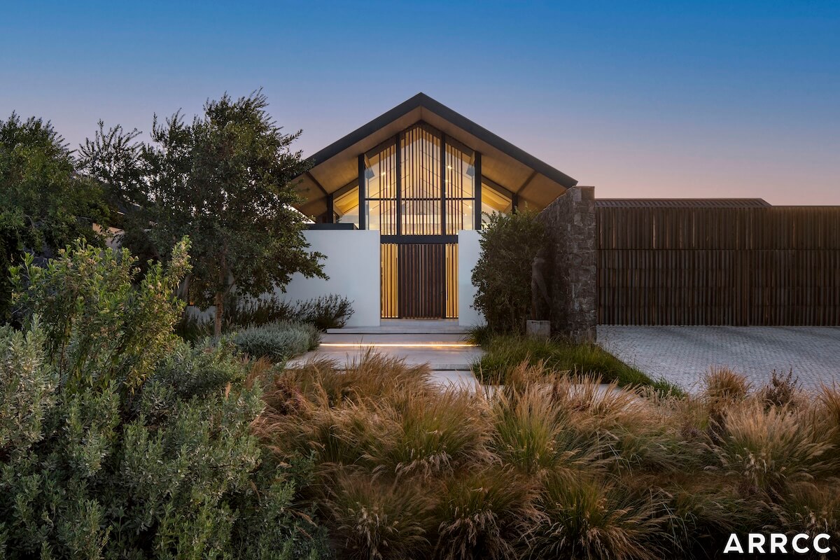 AmazingArchi's tweet photo. Winelands Villa, Cape Town, South Africa by ARRCC and SAOTA
Read more:
https://t.co/Fl3z1BEbHz
Photography: Adam Letch

#capetown
#southafrica

#architect
#architecture
#amazingarchitecture https://t.co/RKZxmueUsK