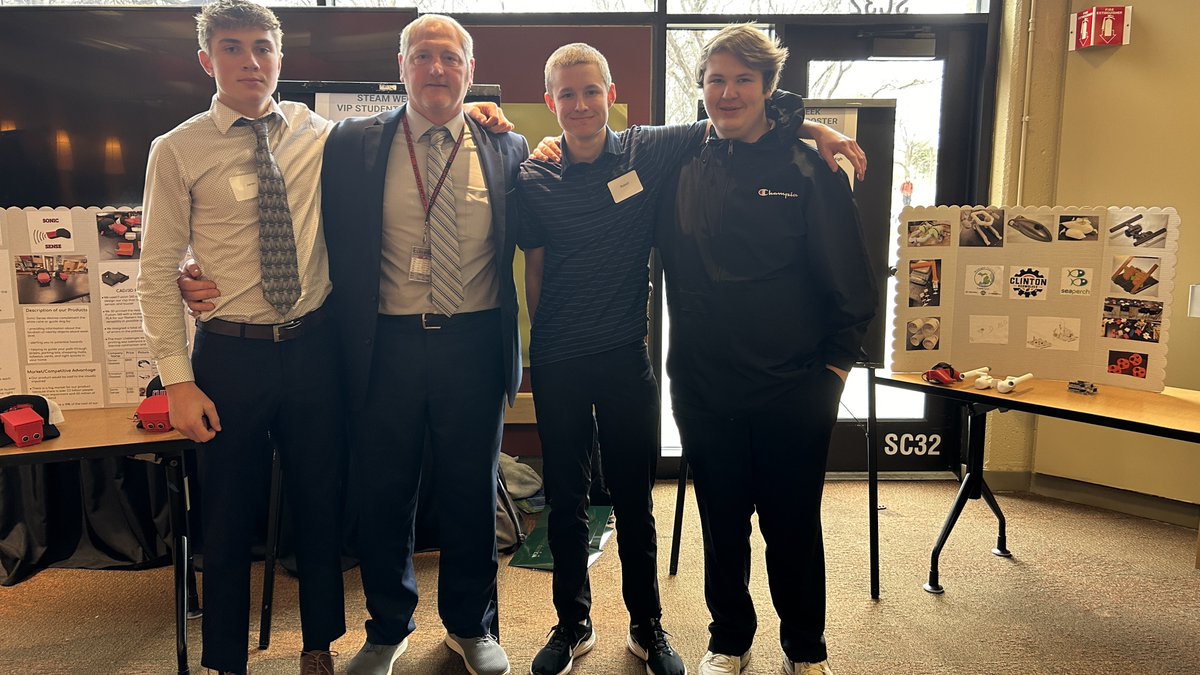 ccs_super's tweet image. Impressed by this crew. Outstanding performance setting high standard for others! Thank you @CHSRedwolfSTEM for inviting me! #Innovators #MiSTEM