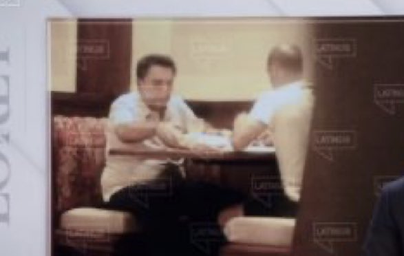 superharta99's tweet image. Pío salió igual de #PILLO que el #NarcoDictadorAMLO10 #ElClanDeLosLopez