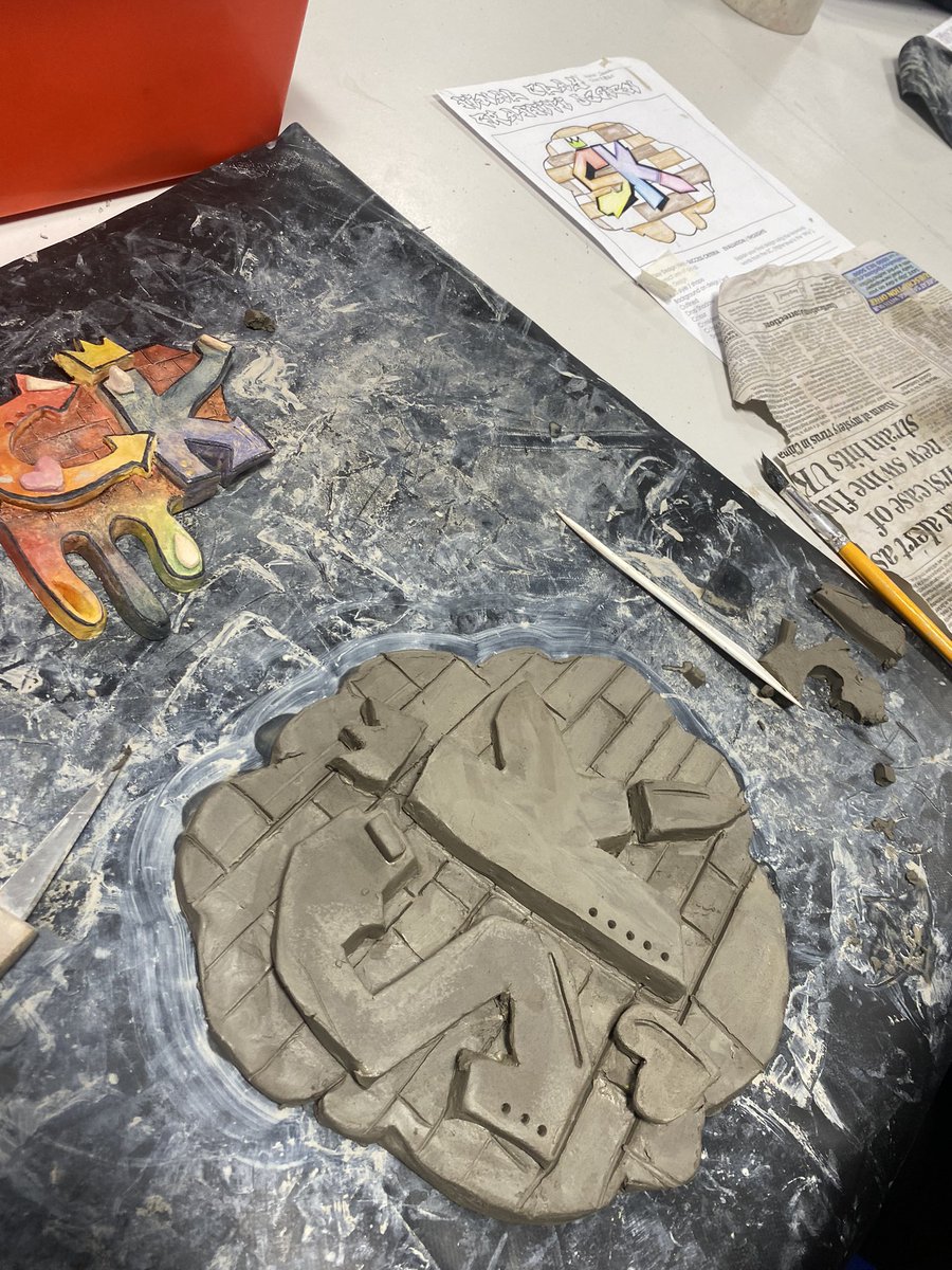 Wonderful to see Y9 working so hard on their latest project in @PVC_ArtDept Love seeing students apply their knowledge to their final pieces 🎨