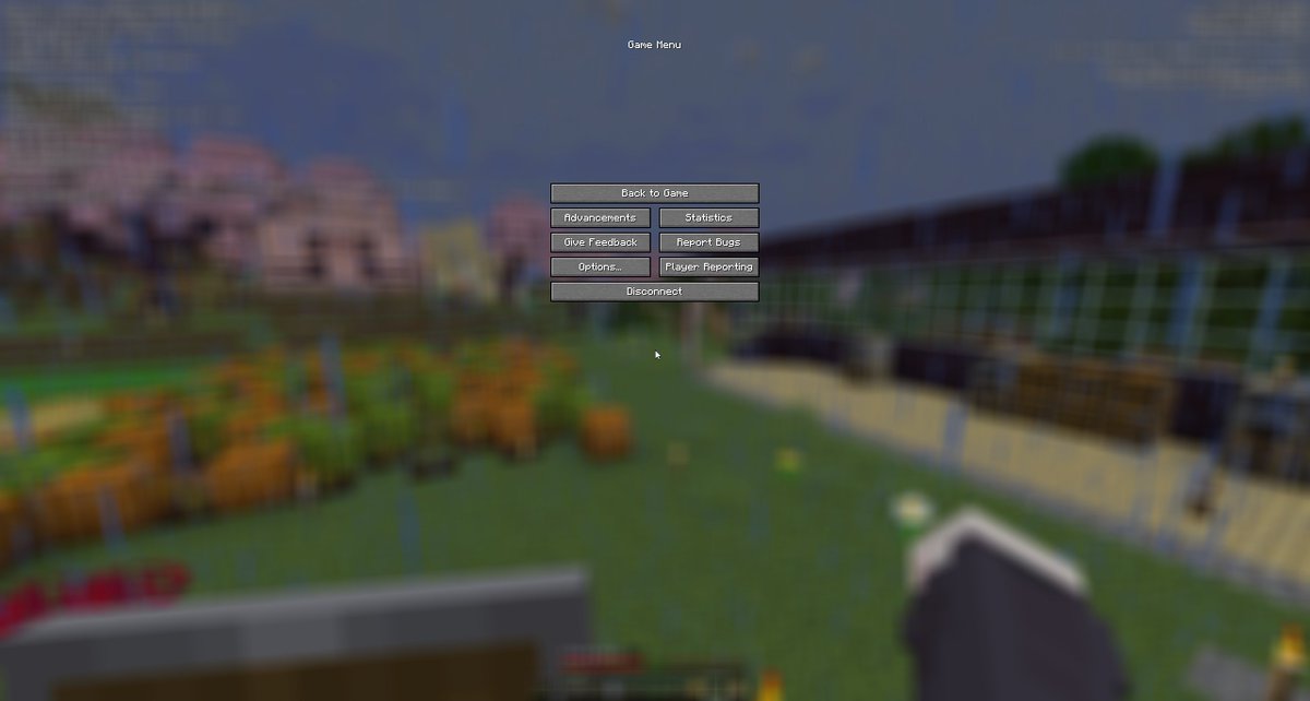 char_bun's tweet image. new Minecraft snapshot has a blurred background when you pause the game but it looks ugly as hell so I made a resource pack that replaces it with a pretty gaussian blur ^-^
before | after