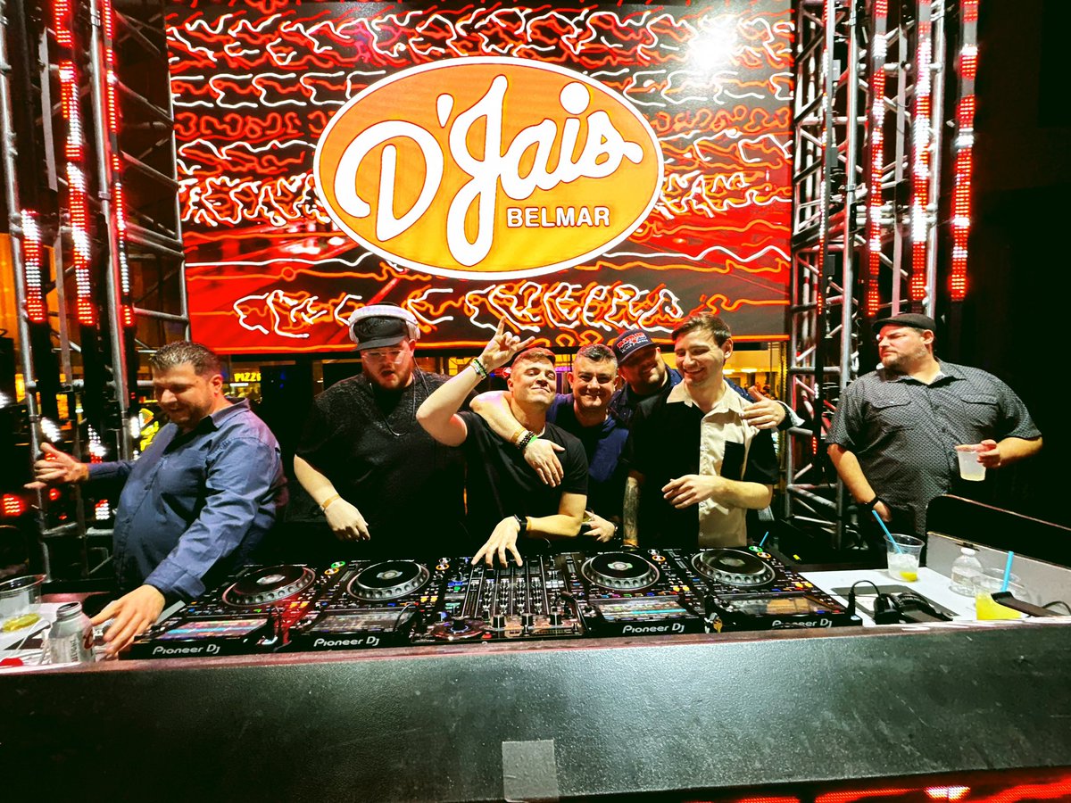 Just a dope pic of friendship @djais