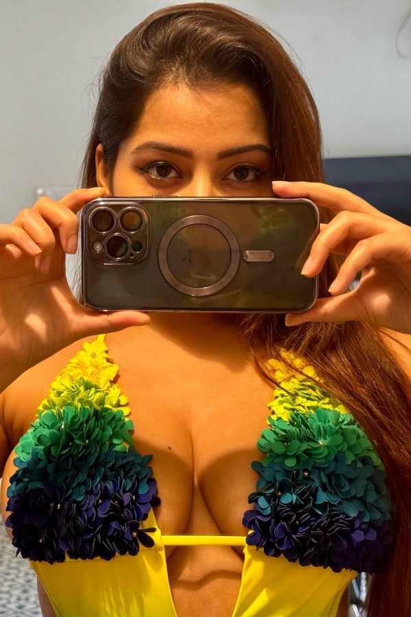 GHcX58tWoAAry-m?format=jpg&name=900x900