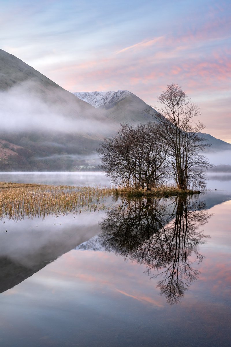 Last one from Sunday morning at Brotherswater. About 5 minutes after the previous shot I shared, the mist got thicker and the sky more subtle. A pleasure to photograph!