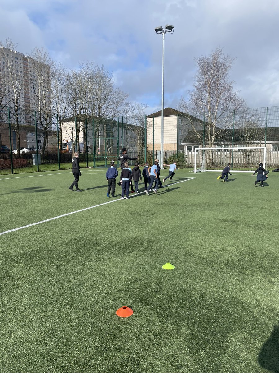 Sports leaders went to @St_Mungos_Pri primary yesterday lunch time delivering football session to P3/4. Focus was on dribbling and accuracy of passing! Boys did well and looking forward to a productive session next week after reflecting on feedback!🙌🏼 ⚽️ @St_Rochs @StRochsPEHWB1