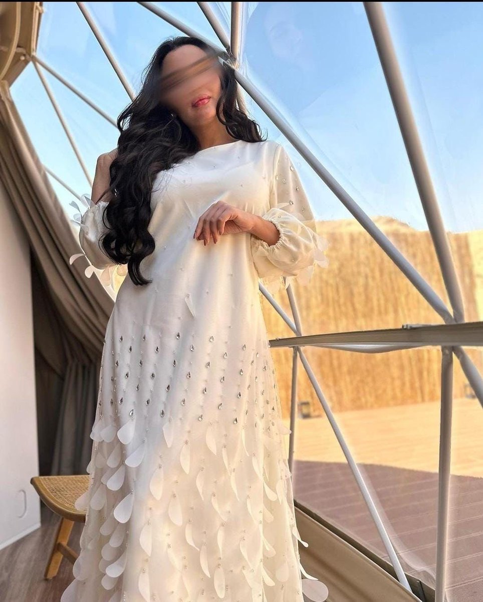 iiivll__'s tweet photo. بنات بنخلي هالتغريدة مرجع لفساتين العيد شاركونا فساتين عجبتكم ومن وين أخذتوها يلاااا مافييه وقتت🤍🤍 https://t.co/J3j4c50a2d