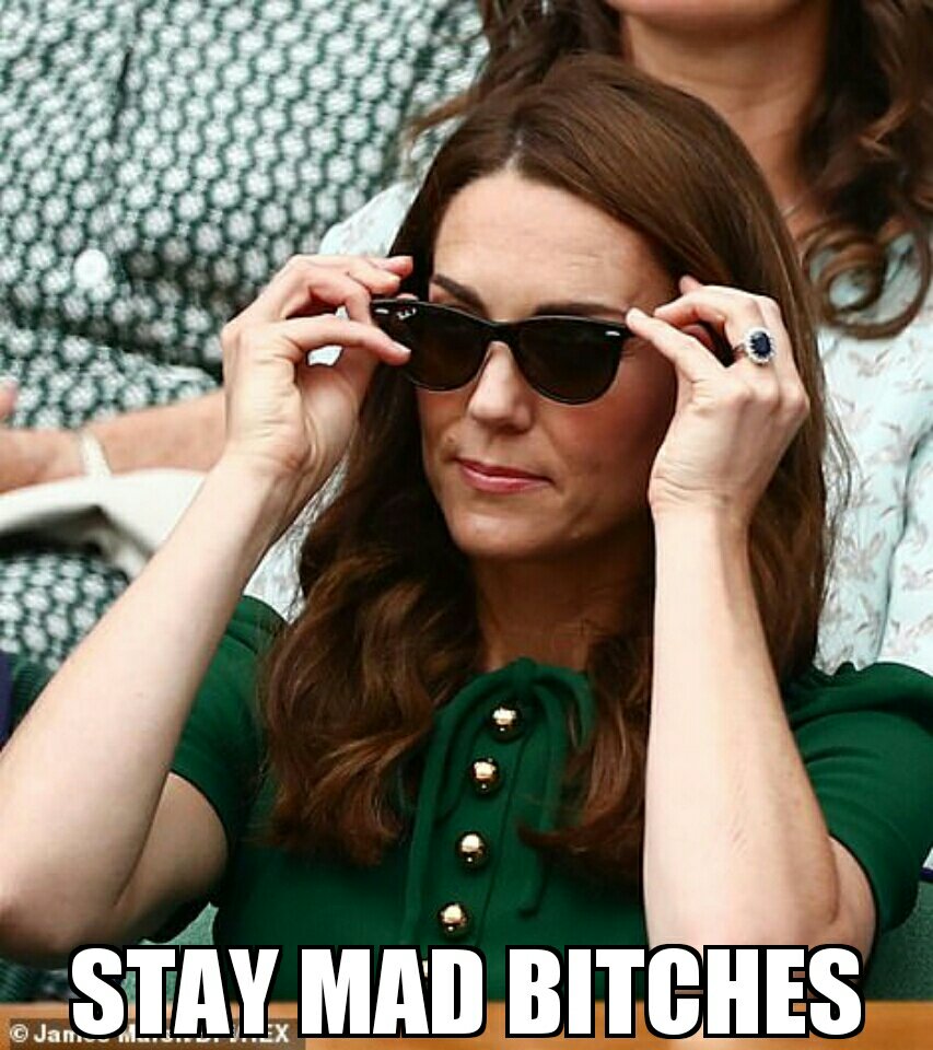 Naky's tweet photo. La hipótesis sobre su 'kardashianización' me dio mucha risa. Ojalá Kate Middleton aparezca pronto 😎

#ConHumorEsMejor https://t.co/5QT4TqJ5ZW