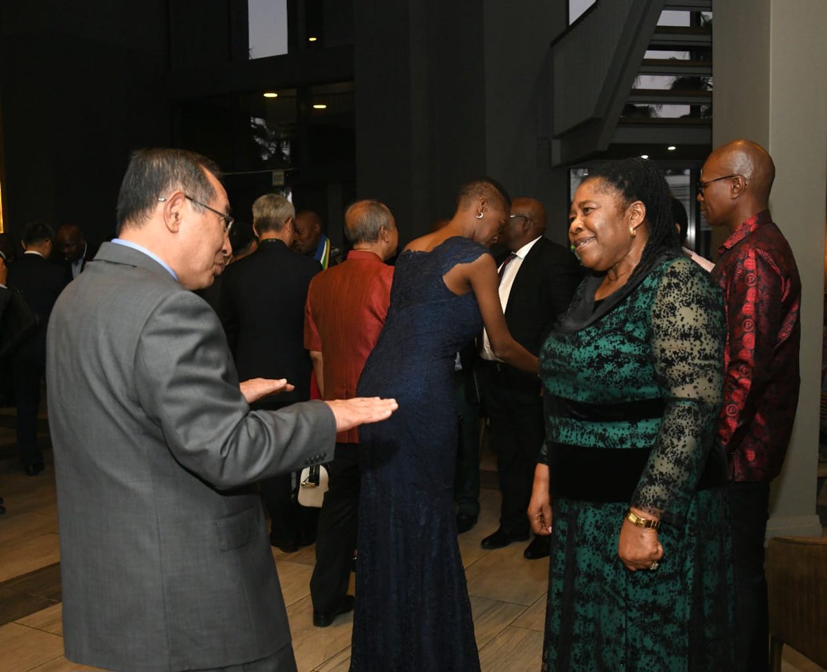 DIRCO_ZA's tweet photo. Welcome to Mthatha, high commissioners and Ambassadors. 

Singapore, Senegal , China,  South Korea, Malaysia, Democratic People's Republic of Korea, Nigeria, Vietnam, Indonesia, Burundi, Zambia, and Ethiopia. 

 📍:  Mthatha, Eastern Cape, Province.

#DIRCOOutreachProgramme https://t.co/H1Uso6kLPJ
