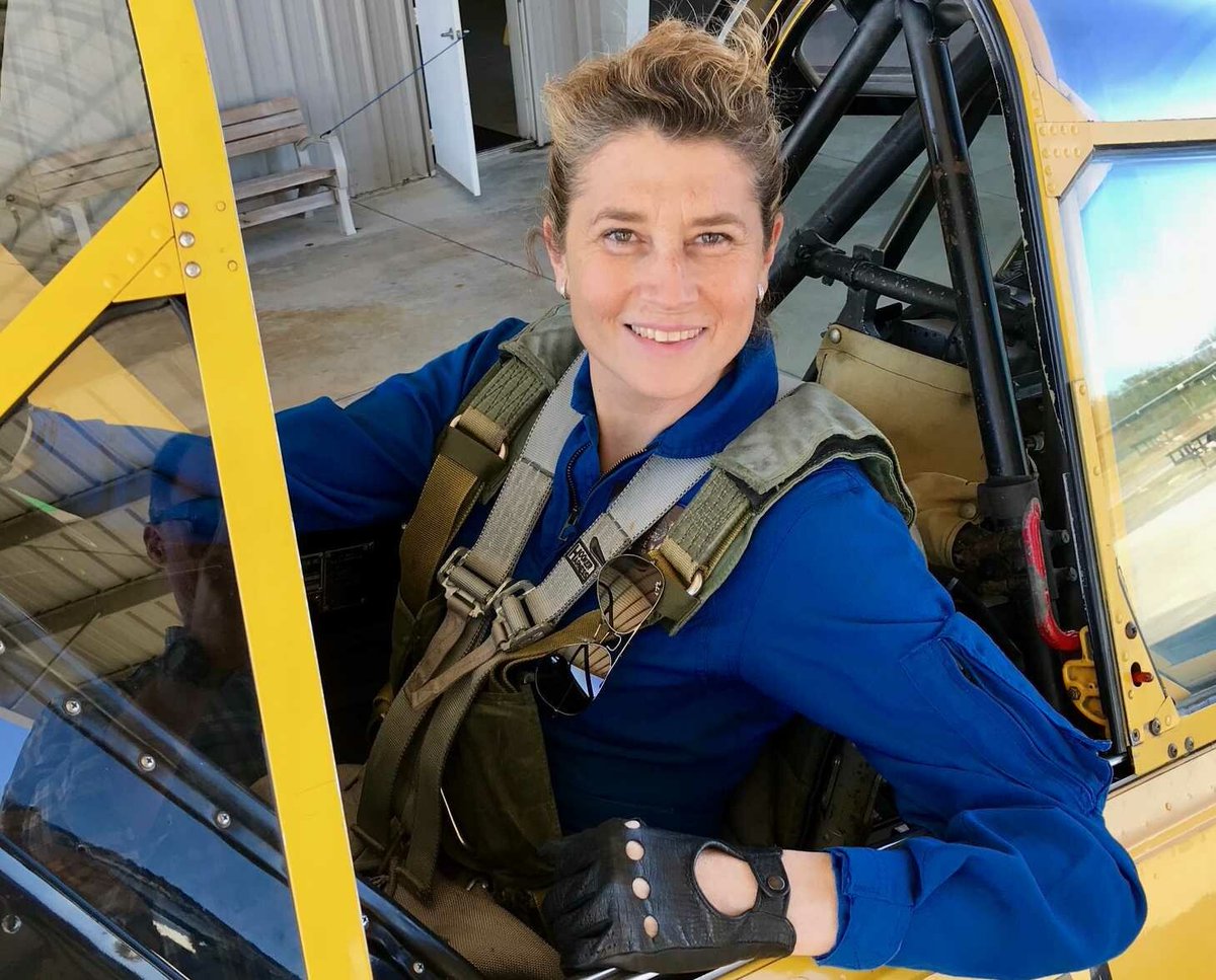 OndaCero_cat's tweet photo. Al @radioestadioCAT d'@OndaCero_cat rebem la @mercepilot, pilot d'aviació, d'automòbils i aventurera. Primera persona espanyola en guanyar la volta al món en avioneta i membre del primer equip íntegrament femení a la història del Ral·li Dakar. https://t.co/9OsfO2ZT6J